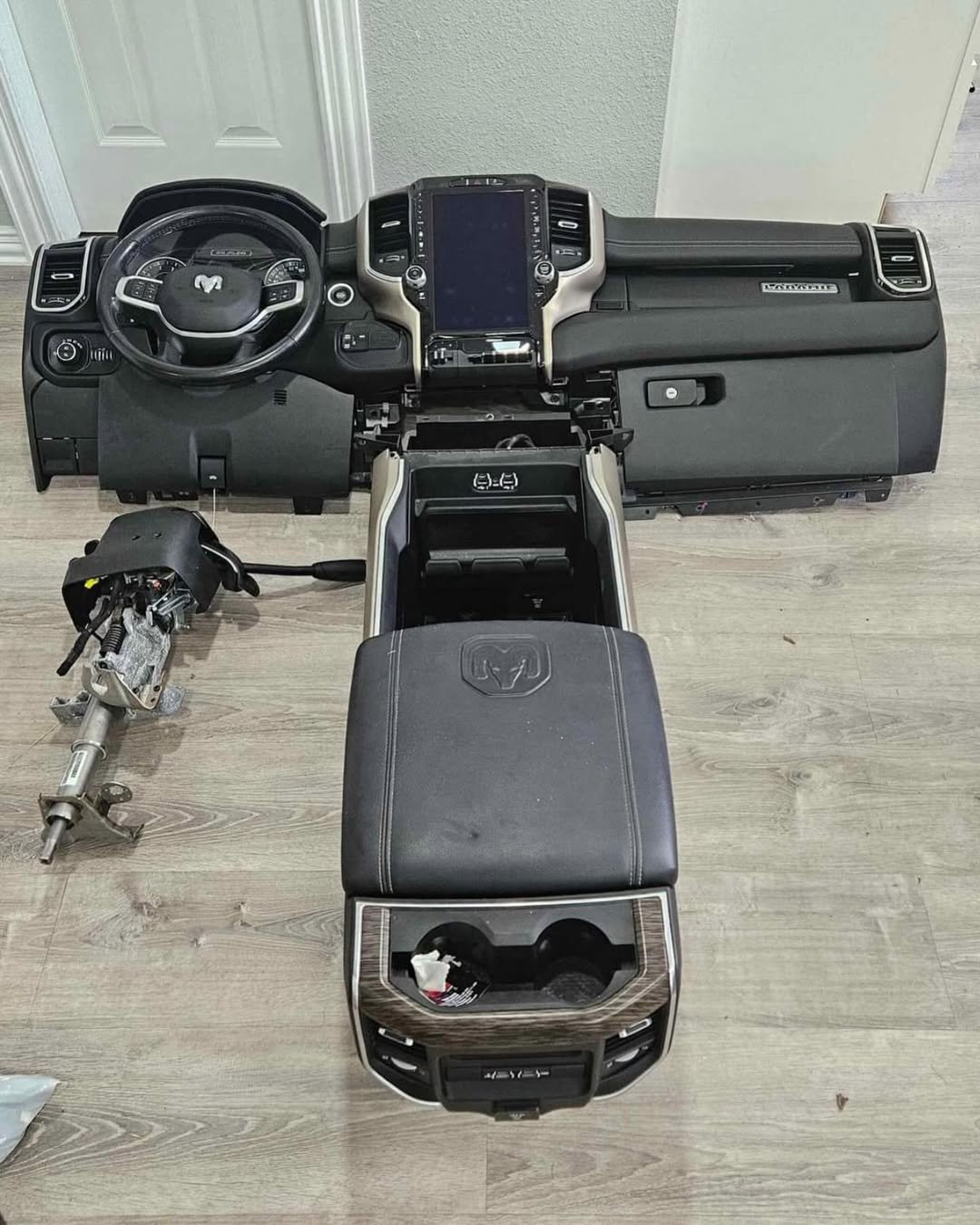 Dodge Ram 2500 Laramie dash