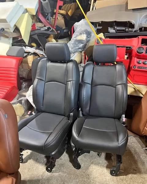 2009–2014 Dodge Ram leather seats