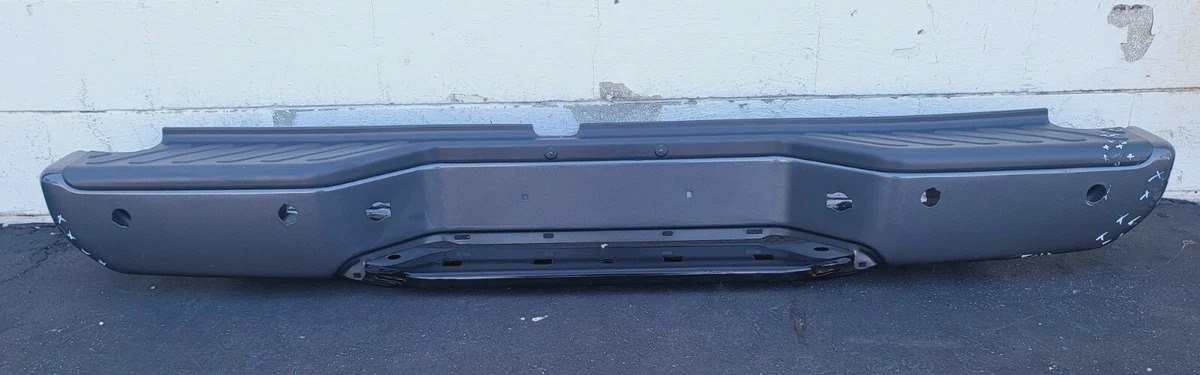 2019 Nissan Frontier rear bumper