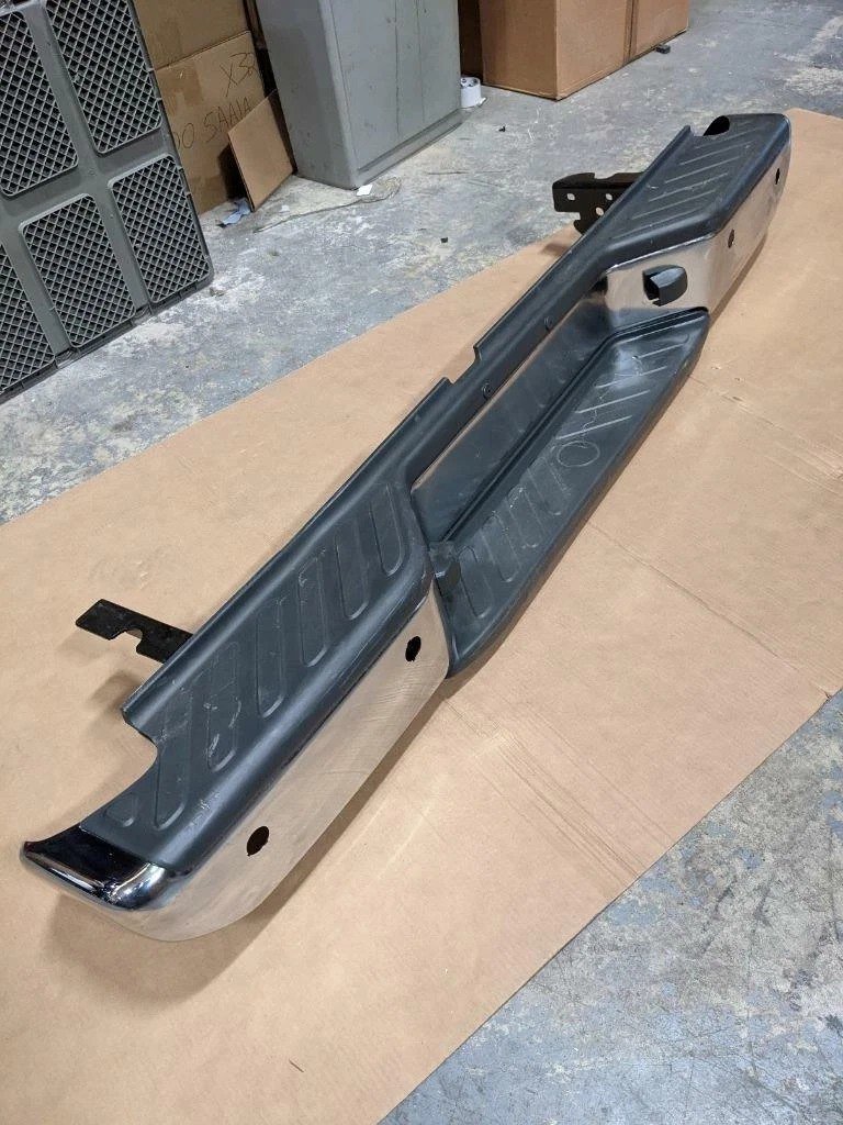2015 Nissan Frontier rear bumper